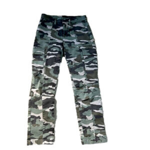 🌿J. CREW Women’s camo cargo pants, size 25🌿